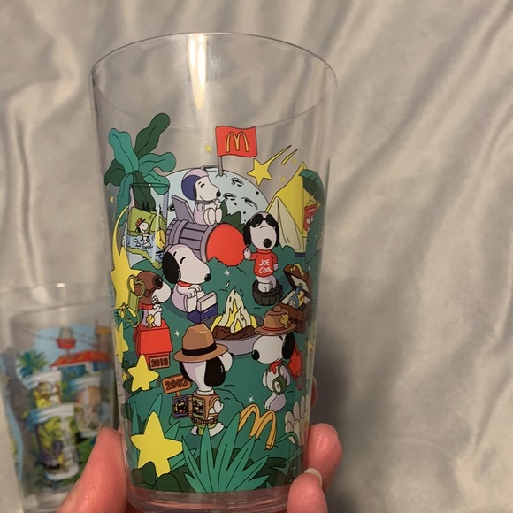 2024 McDonald’s collectors edition cups hello kitty snoopy shrek minions - Picture 6 of 8